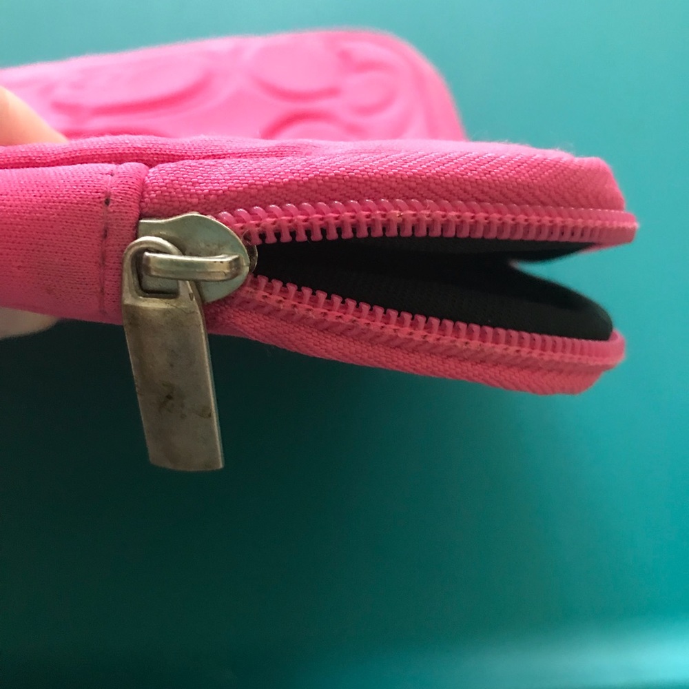 Pink iPad case - Picture 3 of 3